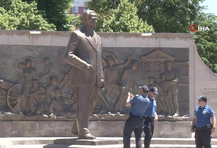 Atatürk anıtına provokatif saldırı… Tutuklu sanıklara 5 yıla kadar hapis cezası istendi