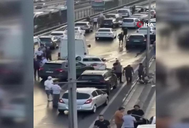 Son dakika... İstanbul'da 10 aracın karıştığı zincirleme kaza! Çok sayıda yaralı var