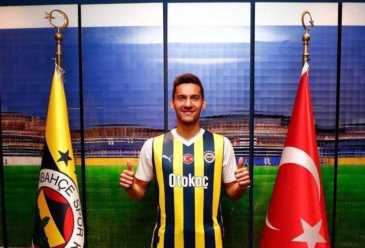 Umut Nayir’den Fenerbahçe paylaşımı