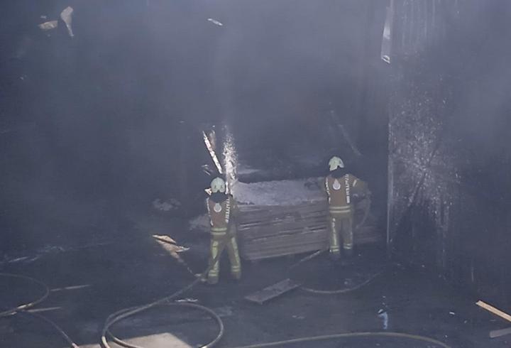 Tuzla'da yat imalathanesinde çıkan yangın söndürüldü