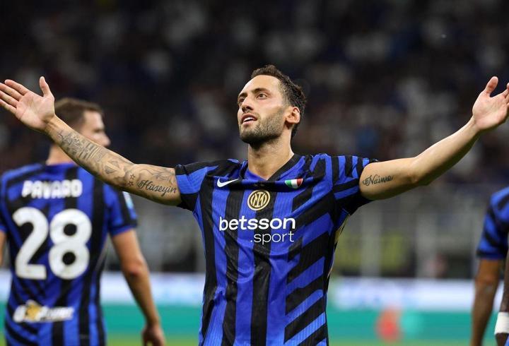 Hakan Çalhanoğlu, Inter için İtalya'ya geri döndü: Burada olmaktan mutluyum