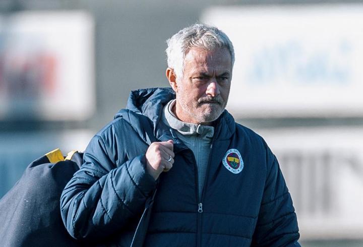 Benfica resmen açıkladı! Jose Mourinho ile görüşmeler başladı...