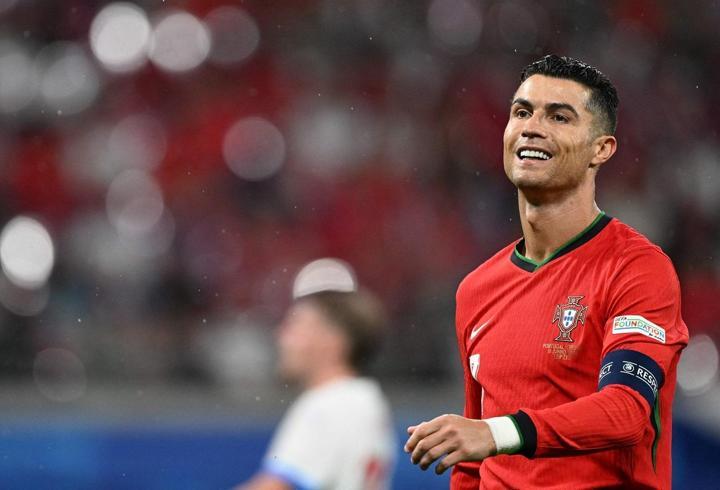 Cristiano Ronaldo'ya milli takım kampını terk ettiği için ceza