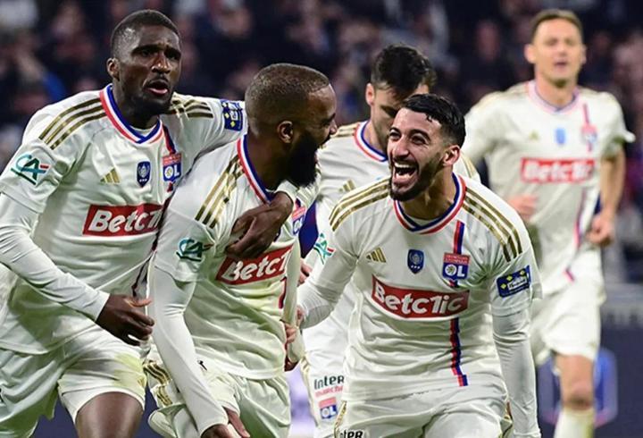 Lyon'un küme düşme cezası kaldırıldı