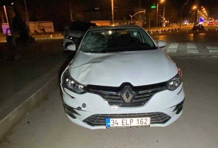 Otomobilin çarptığı kadın ağır yaralandı
