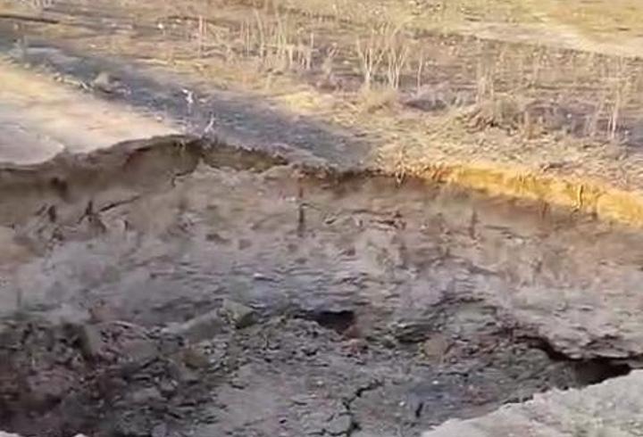 Aksaray'da 10 metre derinliğinde obruk oluştu 