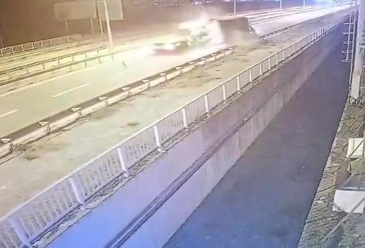 Rize'de çekici, kamyonete çarptı: 2 yaralı