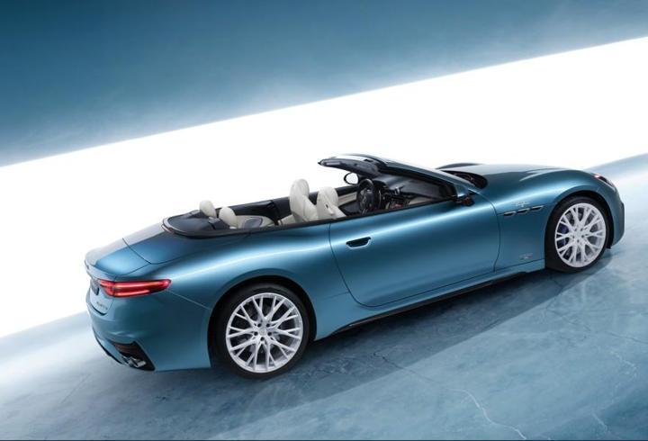 Maserati, GranCabrio Serisini tamamladı