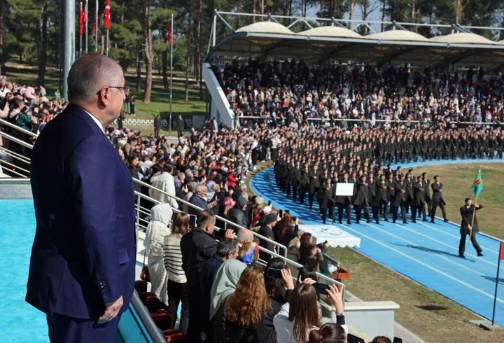 Bakan Güler, astsubayların mezuniyet törenine katıldı