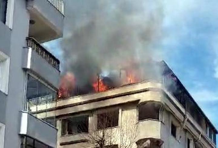 İstanbul - Avcılar’da 5 katlı boş binanın çatı katında yangın çıktı