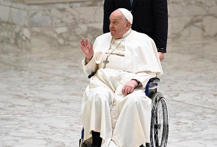 Tedavi gören Papa'dan 21 gün sonra ilk ses