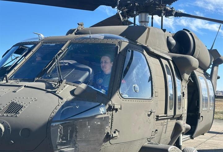 TSK'nın kadın pilotları helikopterlerle görevden göreve koşuyor