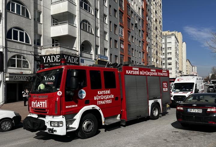 Kayseri’de 12 katlı binada çıkan yangın söndürüldü