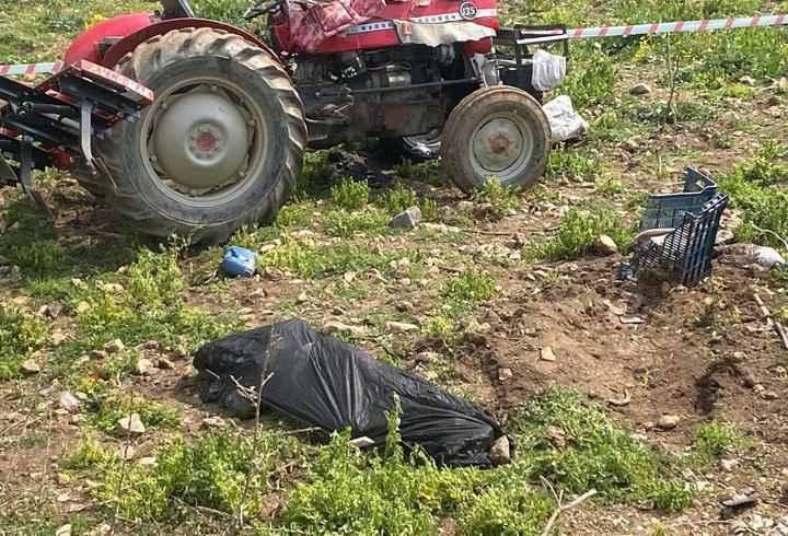 Devrilen traktörün altında kalıp, hayatını kaybetti