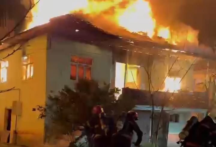 Yakınlarına iftara giden ailenin evi yandı
