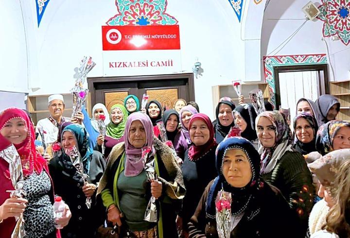 Camide kadınlara anlamlı jest
