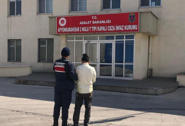 4 yıl 5 ay hapisle aranan firari yakalandı