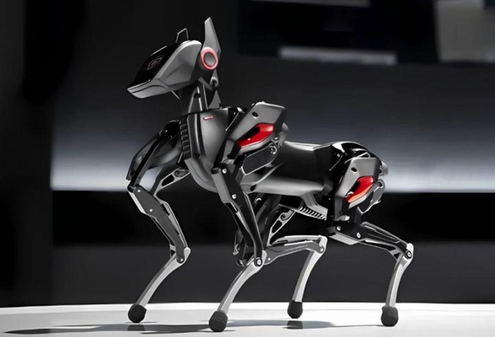 Robotik evcil köpek Sparky büyük ilgi gördü