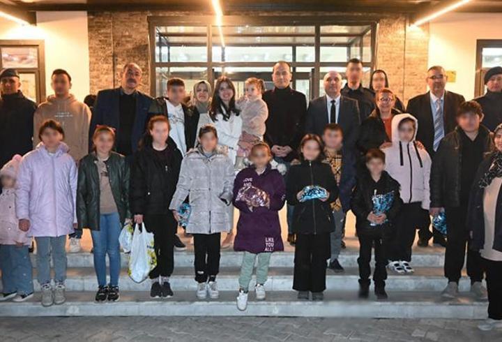 Öksüz ve yetim çocuklarla iftar yaptılar