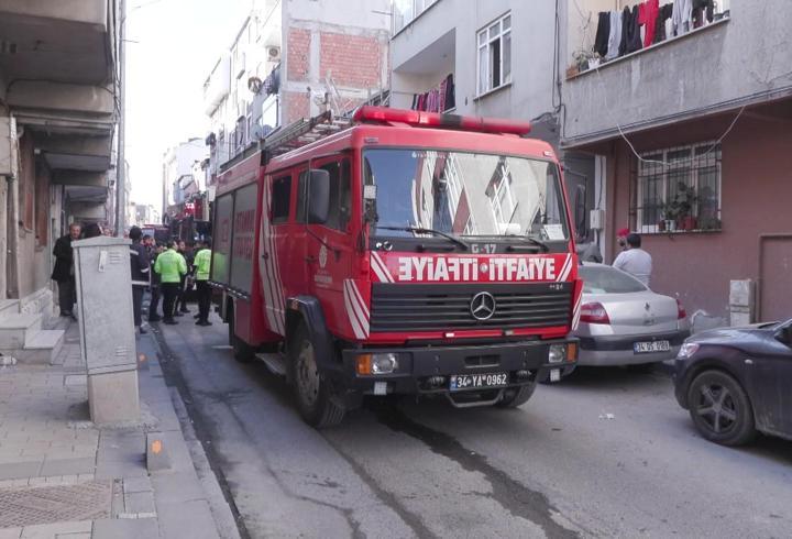 İstanbul - Bağcılar'da 4 katlı binada yangın: 1 ölü