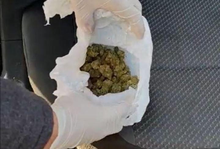 2 otomobilde uyuşturucu ele geçirildi; 5 gözaltı