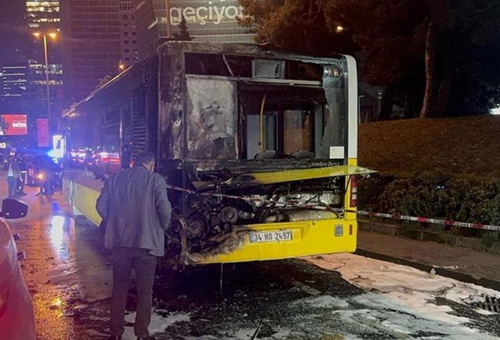 İstanbul'da özel halk otobüsü alev aldı
