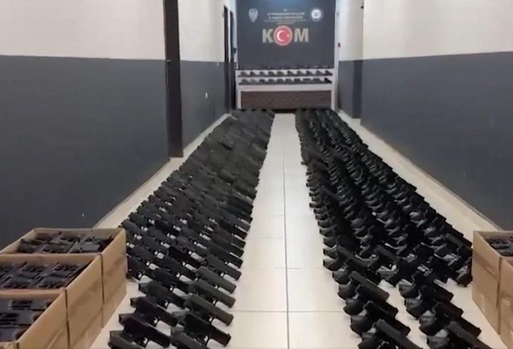 Afyonkarahisar'da 3 bin 450 tabanca gövdesi ele geçirildi