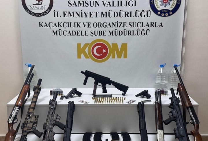 Samsun'da Eğlence Mekanında Cephanelik Ele Geçirildi