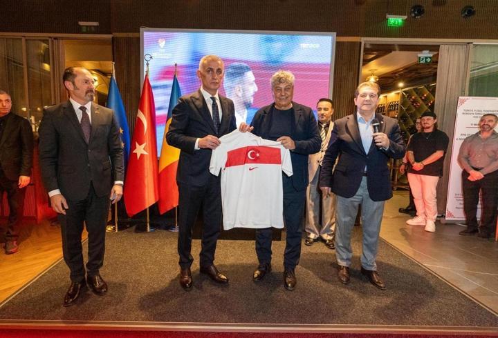 TFF Başkanı İbrahim Hacıosmanoğlu, Romanya'da tanıdık isimlerle iftar programına katıldı