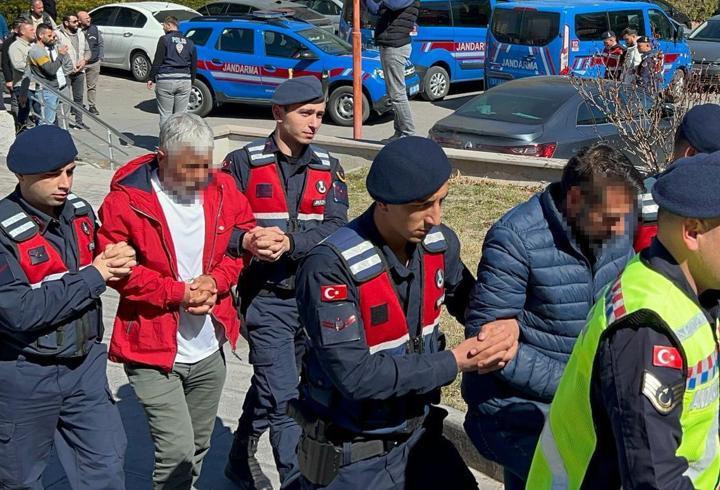 Niğde'de mumya satmaya çalışan şüpheliler adliyede