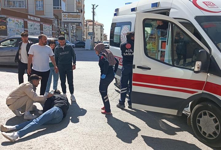 Otomobille, motosiklet çarpıştı: 1 yaralı 