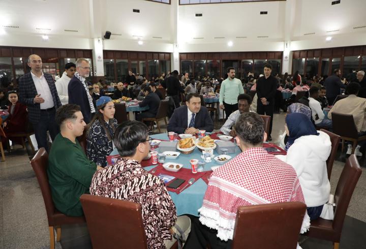 Kütahya'da uluslararası öğrenciler iftar programında bir araya geldi