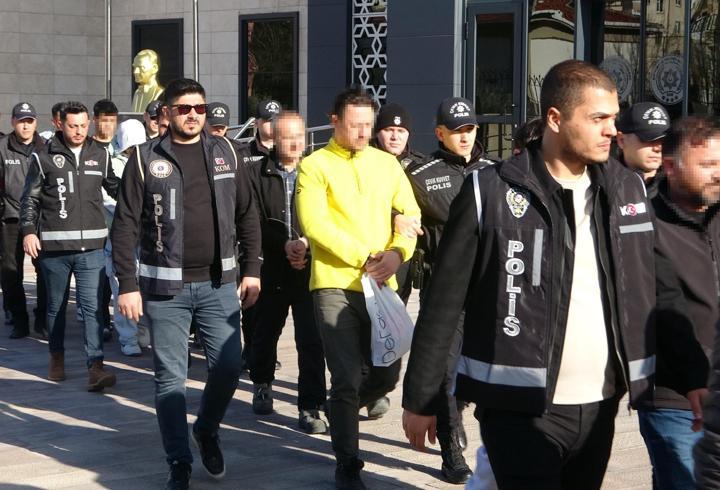 Balyozlu- bıçaklı 'alacak' kavgası: 2 yaralı