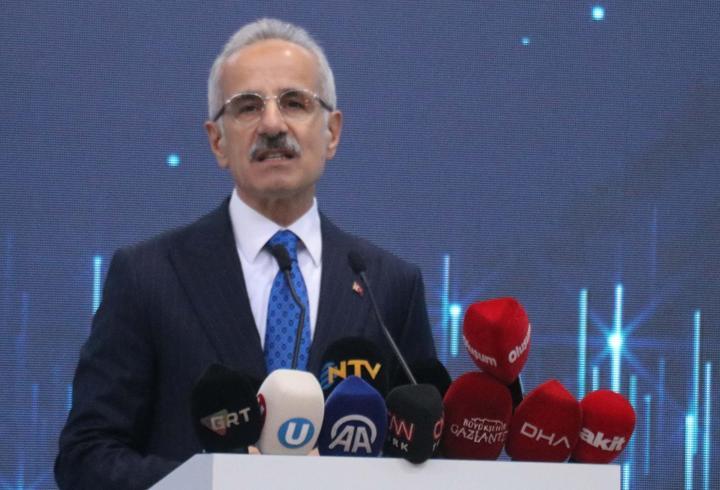 Bakan Uraloğlu: Milli banliyö tren setimizi raylara çıkardık