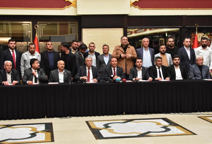 YRP'li 2 ilçe belediye başkanı partilerinden istifa etti