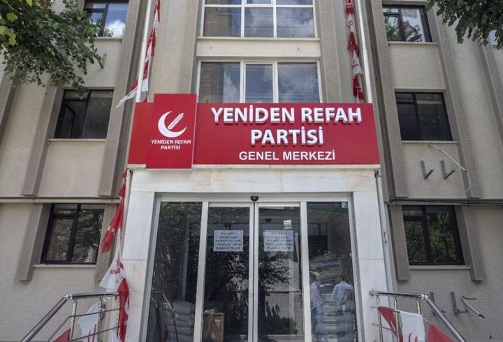 2 belediye başkanı Yeniden Refah Partisi'nden istifa etti!