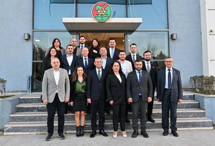 Özgür Özel, Manisa Barosu'nu ziyaret etti