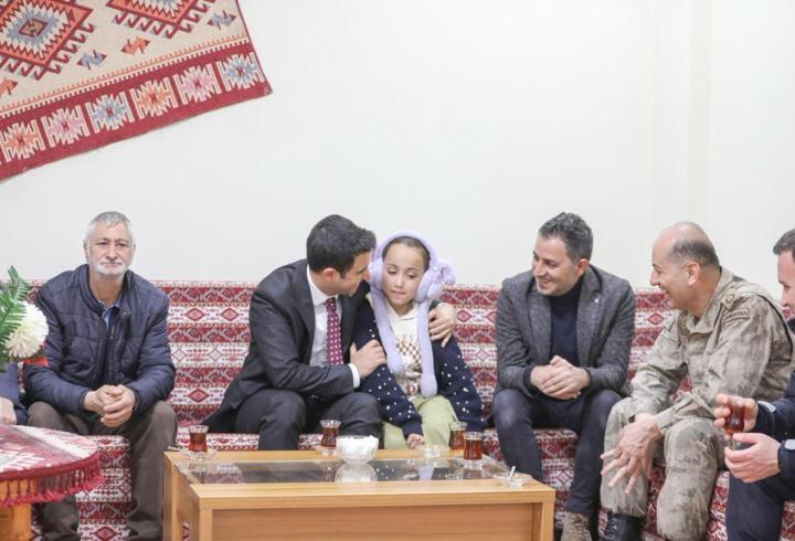 Genç’te Kaymakam Güzel, çocuklar ve aileleriyle iftar yaptı