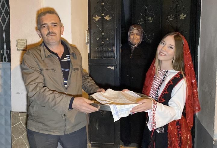 Bursa’da vatandaşlar, Rumeli ezgileriyle sahura uyandırıldı
