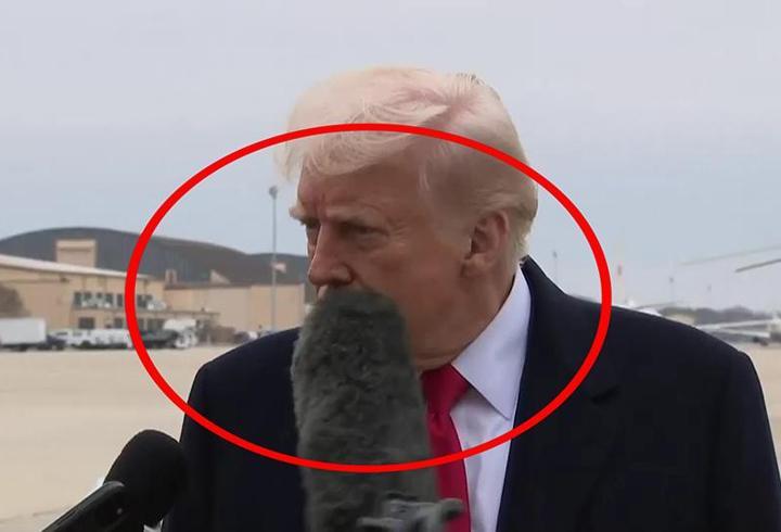 Trump'ın mikrofonla imtihanı...