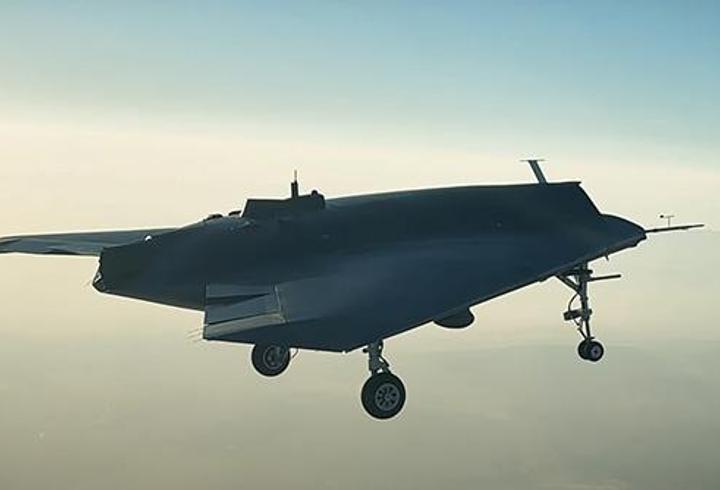 ANKA-3 LGK-82 mühimmatını ateşleyerek hedefi başarıyla vurdu