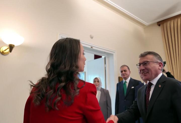 DEM Parti heyetinden, AK Parti grubuna ziyaret