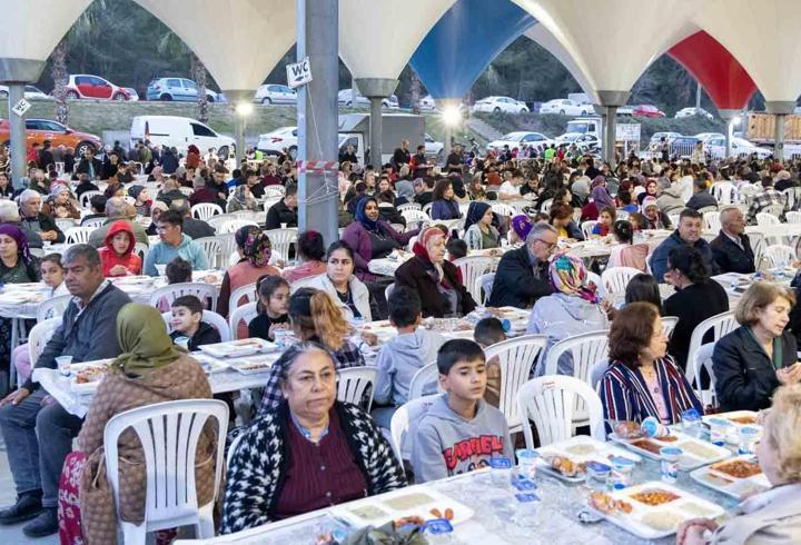 Sarılar'da iftar çadırı