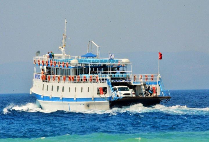 Bodrum'da feribota fırtına engeli