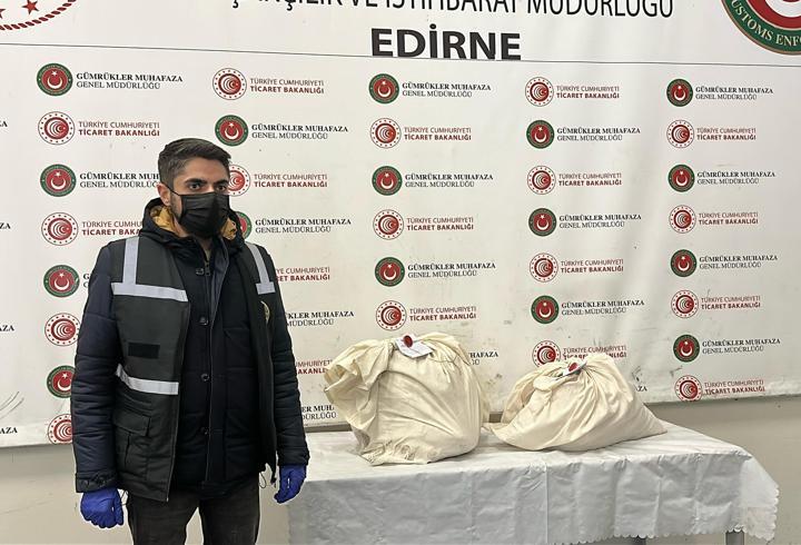Kapıkule'de TIR'da 44 kilo uyuşturucu ele geçirildi