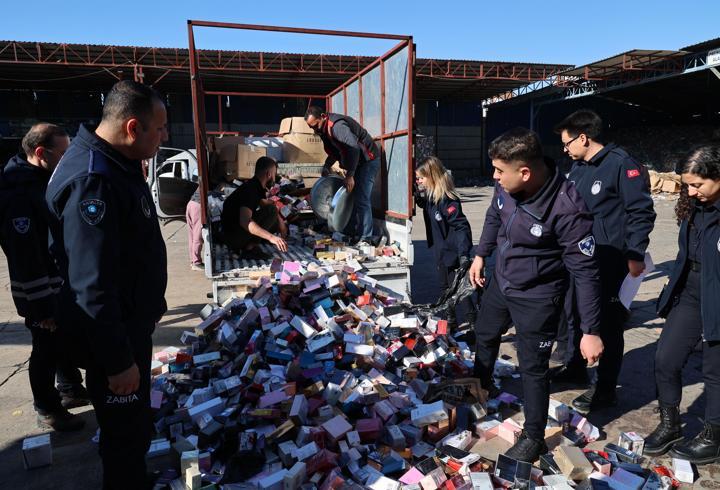 Büyükşehir zabıtasından sahte parfüm operasyonu