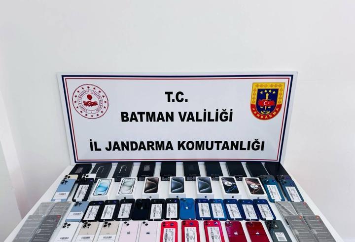 Batman’da, kaçak cep telefonu operasyonu