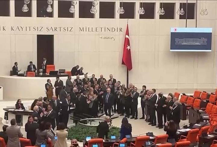 Son Dakika! Meclis'te İmamoğlu Protestosu