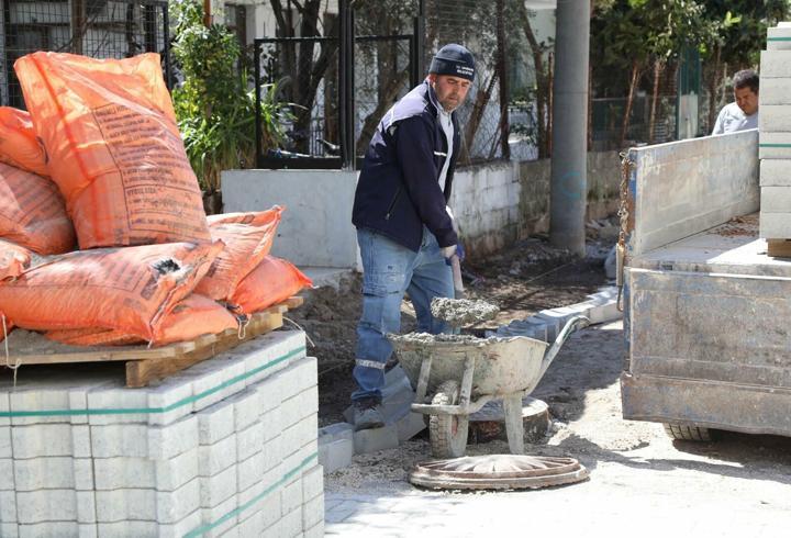 Marmaris'te yol yapım çalışmaları devam ediyor