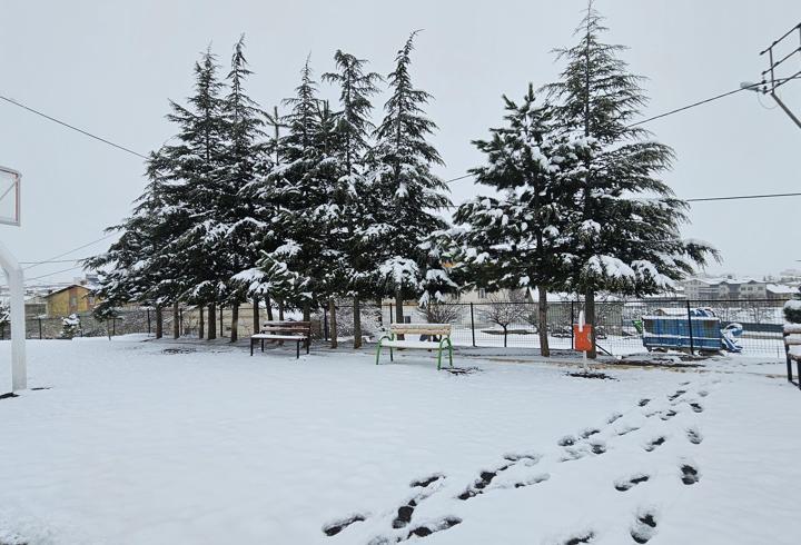 Adana'nın yüksek kesimlerinde kar etkili oldu 